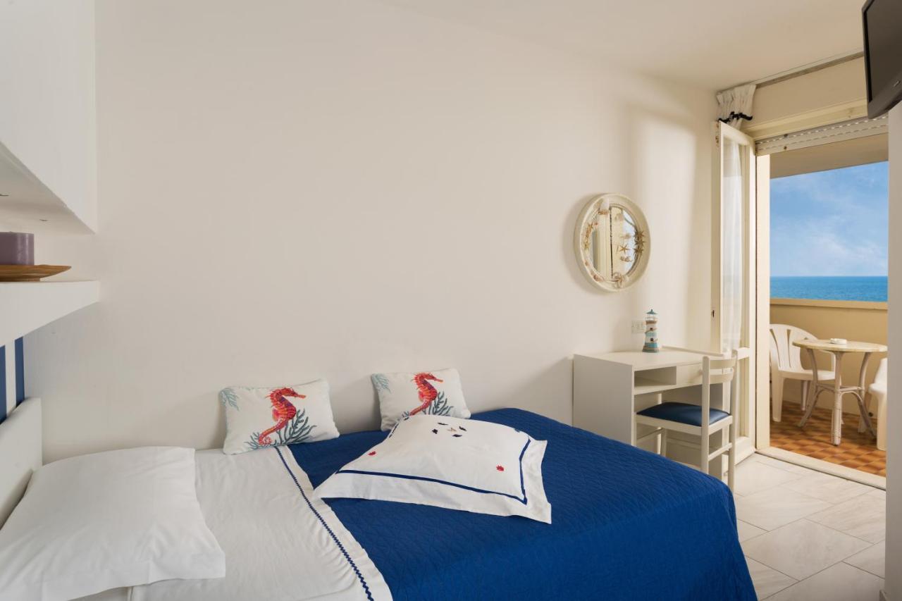 Ambasciatori Hotel - Beach Front -Breakfast Xxl & Brunch Until 12 30Pm Misano Adriatico Extérieur photo