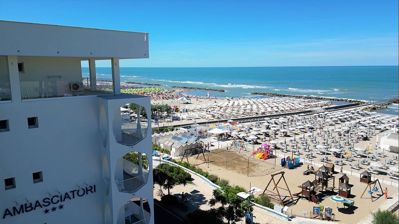 Ambasciatori Hotel - Beach Front -Breakfast Xxl & Brunch Until 12 30Pm Misano Adriatico Extérieur photo