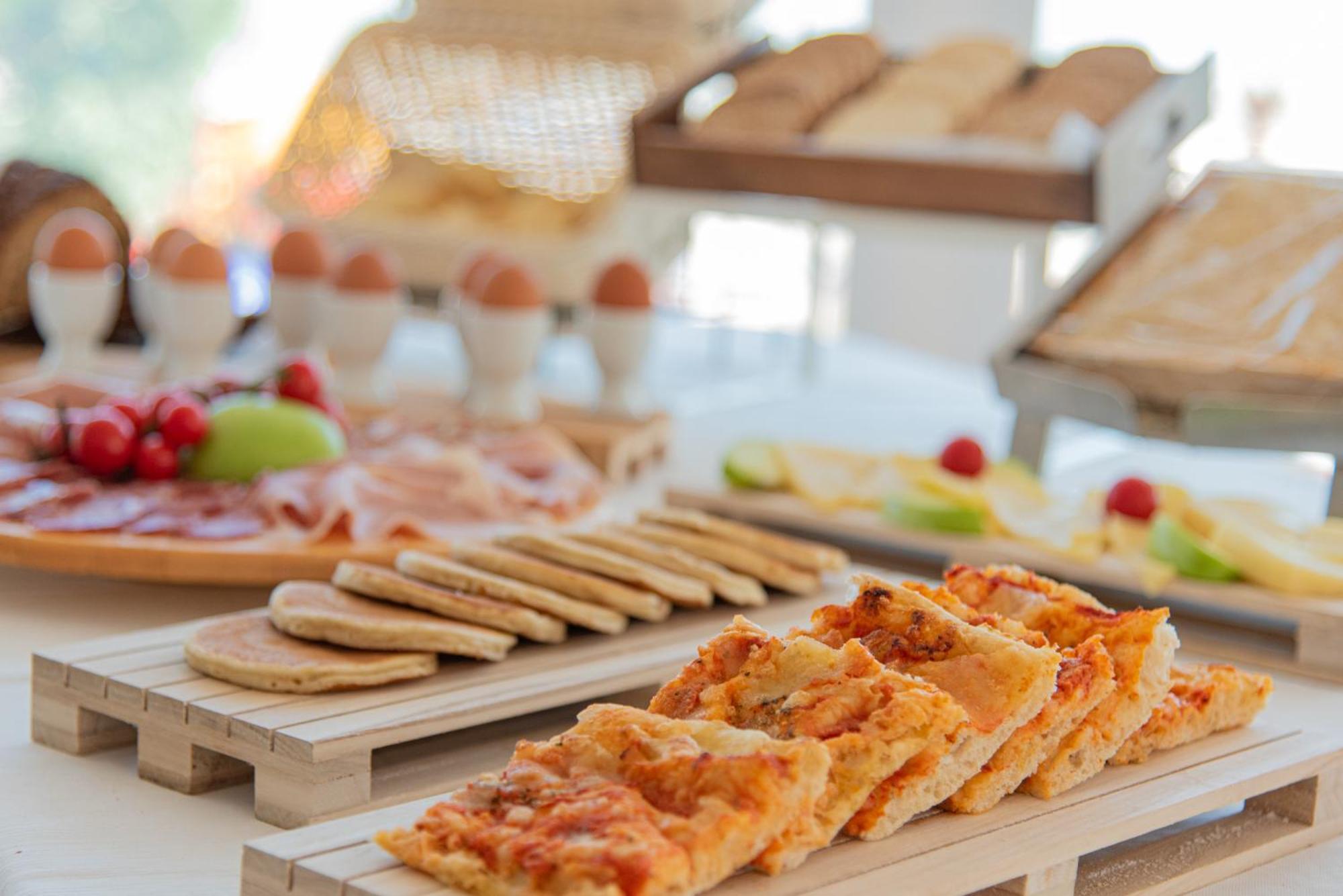 Ambasciatori Hotel - Beach Front -Breakfast Xxl & Brunch Until 12 30Pm Misano Adriatico Extérieur photo