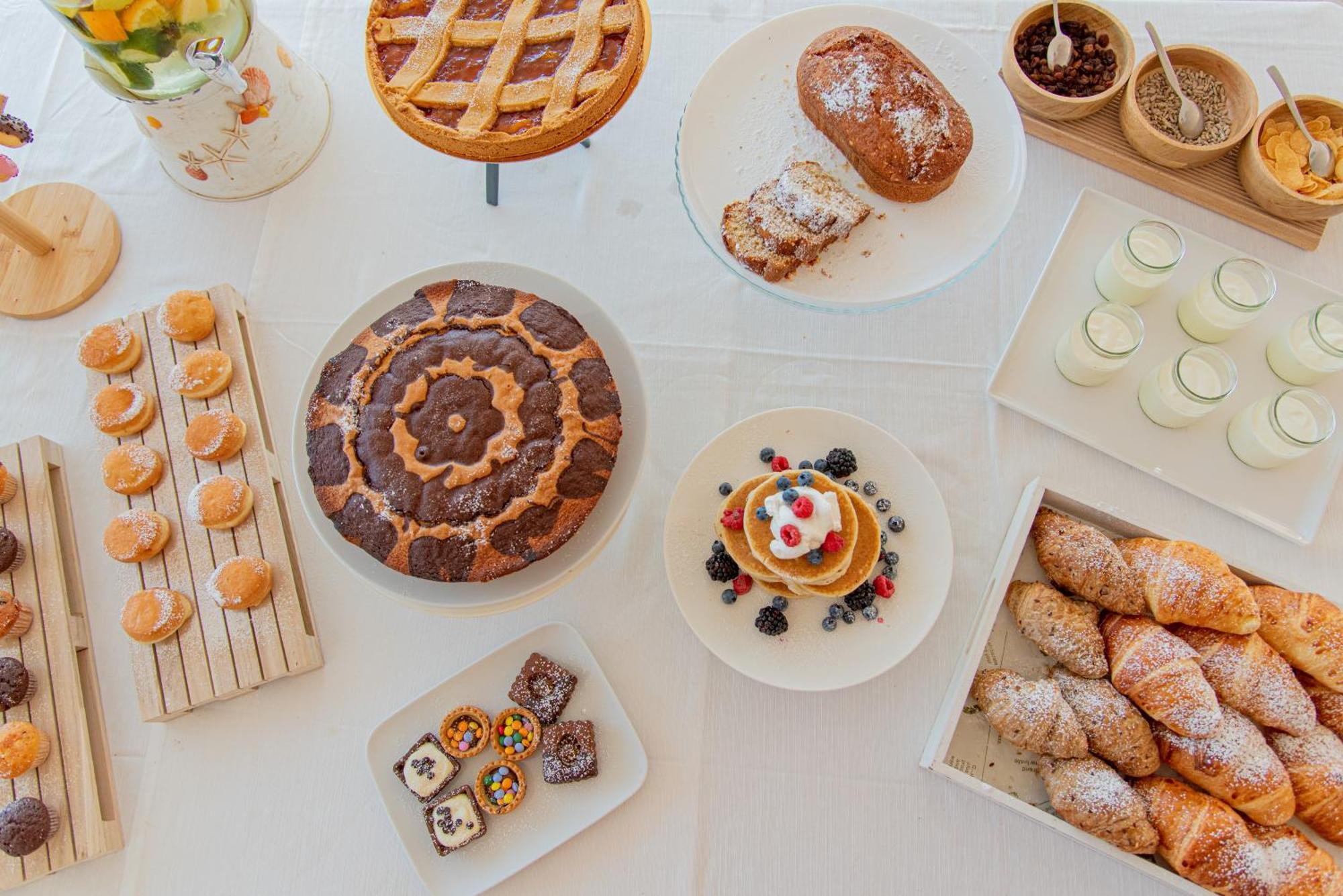 Ambasciatori Hotel - Beach Front -Breakfast Xxl & Brunch Until 12 30Pm Misano Adriatico Extérieur photo